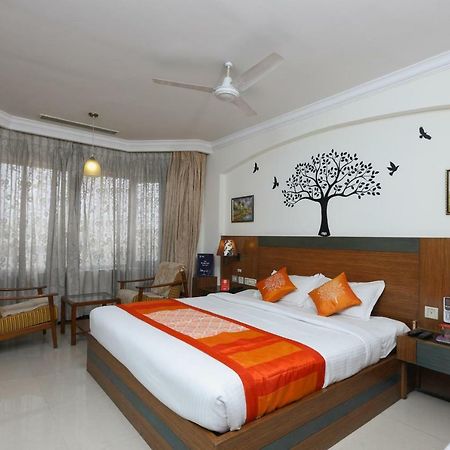 Oyo 1081 Hotel Sindhu International Tirupati Dış mekan fotoğraf